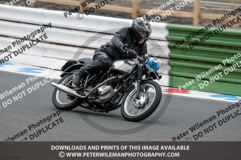 Vintage motorcycle club;eventdigitalimages;mallory park;mallory park trackday photographs;no limits trackdays;peter wileman photography;trackday digital images;trackday photos;vmcc festival 1000 bikes photographs